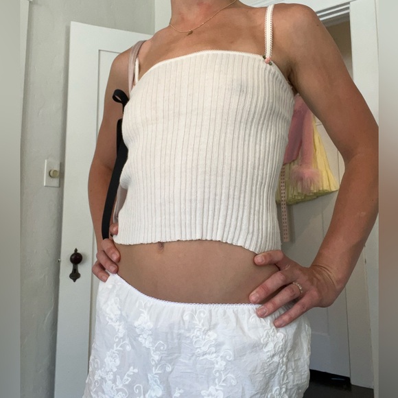 UNIF Knit Ribbed Tank with Rosettes - Picture 3 of 7